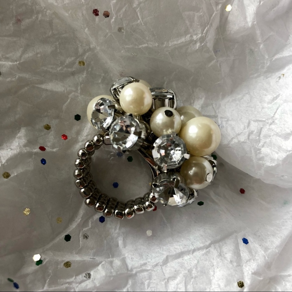 Pearl Rhinestone Stretch Ring - Picture 3 of 5